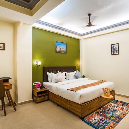 Tripli Hotels Silver Shine Varanasi Bagian luar foto