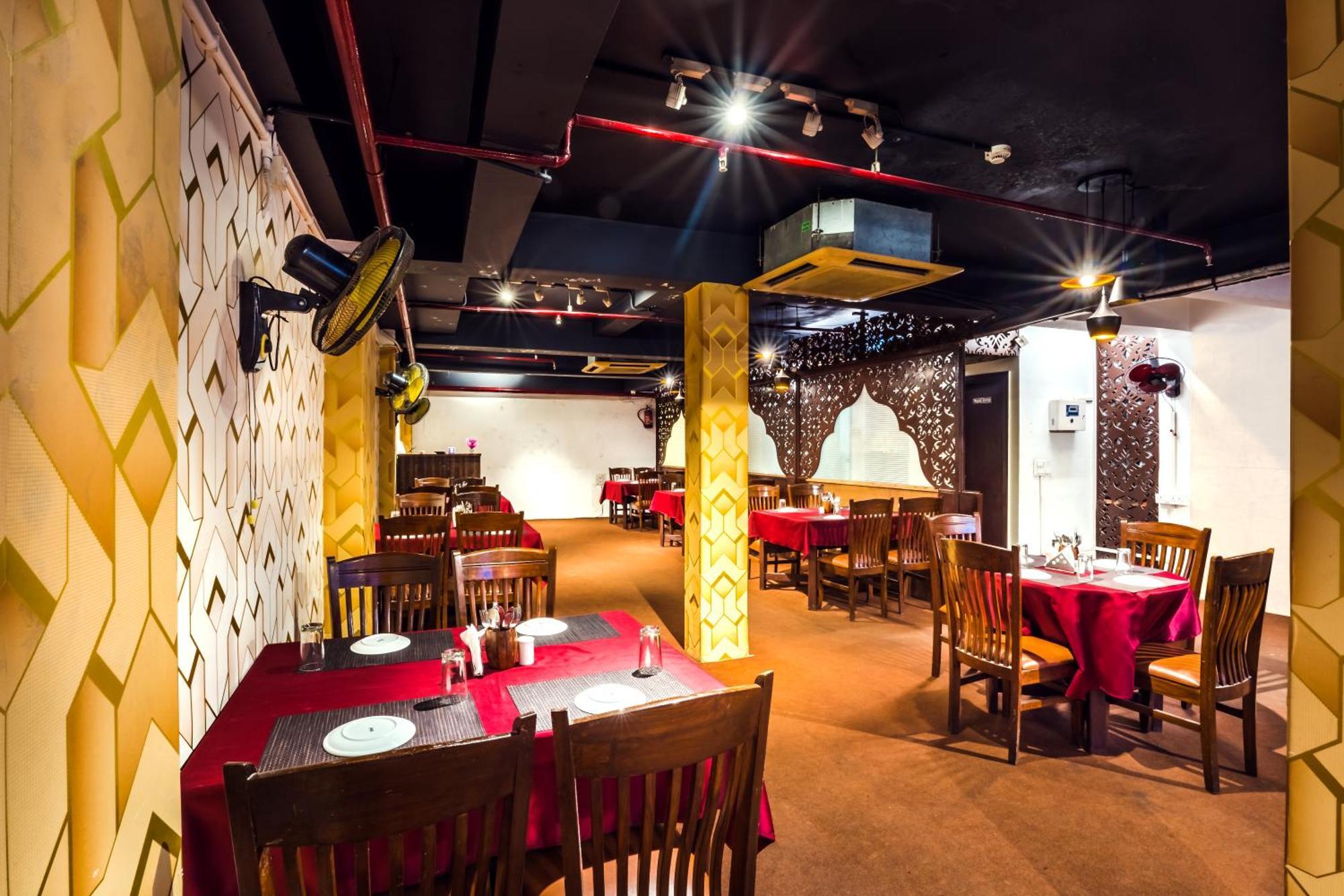 Tripli Hotels Silver Shine Varanasi Bagian luar foto